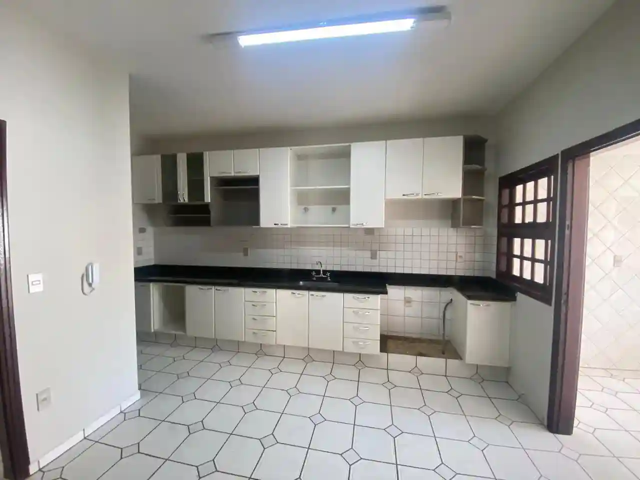 Casa Comercial com 3 quartos para aluguel, 250m² — foto 6 de 26