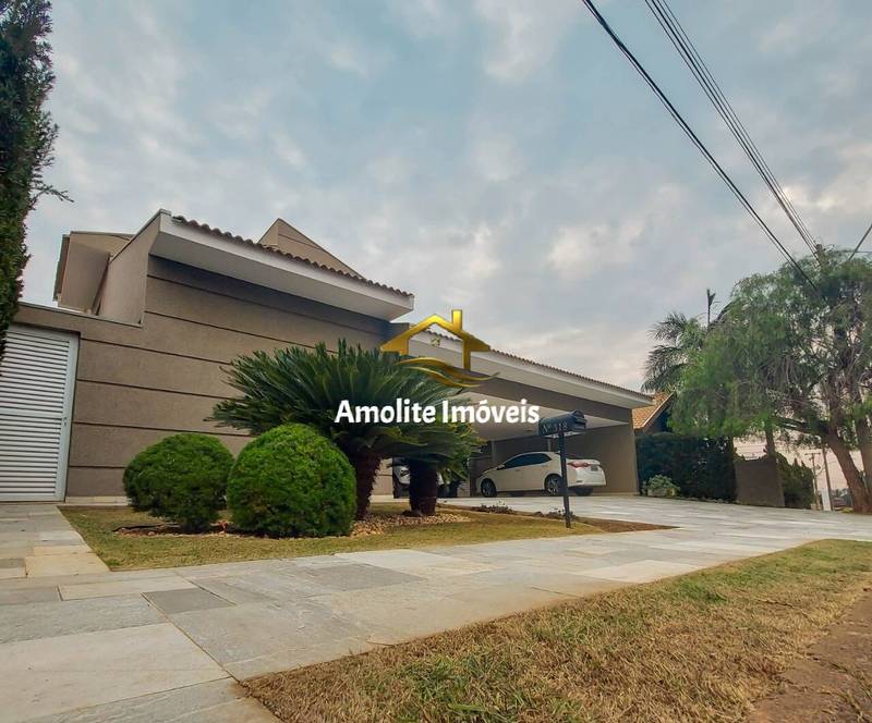 Casa de Condomínio com 4 quartos à venda, 370m² — foto 1 de 10