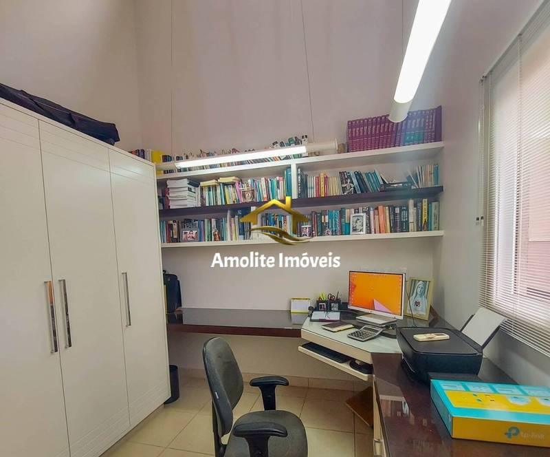 Casa de Condomínio com 4 quartos à venda, 370m² — foto 3 de 10