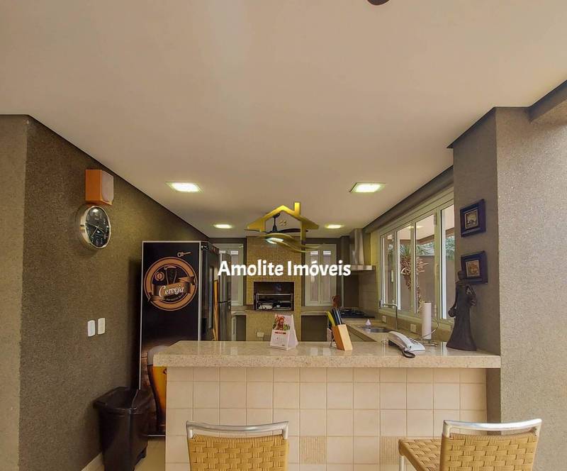 Casa de Condomínio com 4 quartos à venda, 370m² — foto 4 de 10