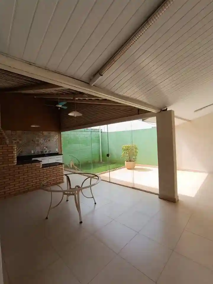 Casa de Condomínio com 3 quartos para aluguel, 182m² — foto 4 de 20