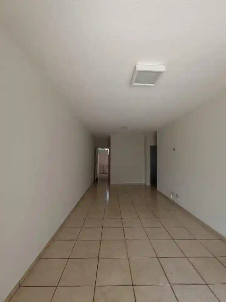 Casa de Condomínio com 3 quartos para aluguel, 182m² — foto 2 de 20