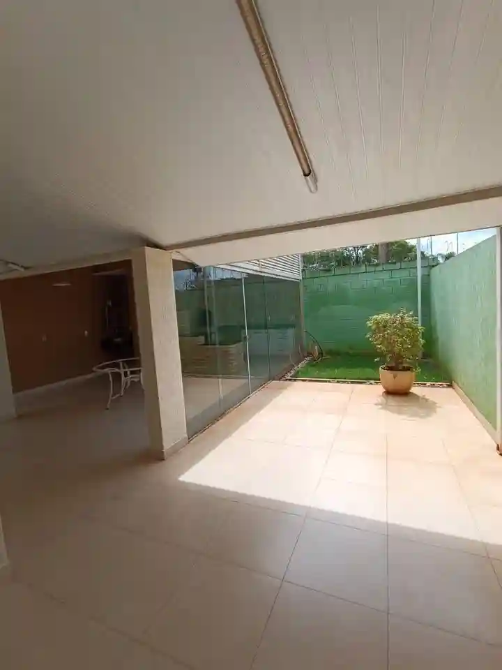 Casa de Condomínio com 3 quartos para aluguel, 182m² — foto 10 de 20