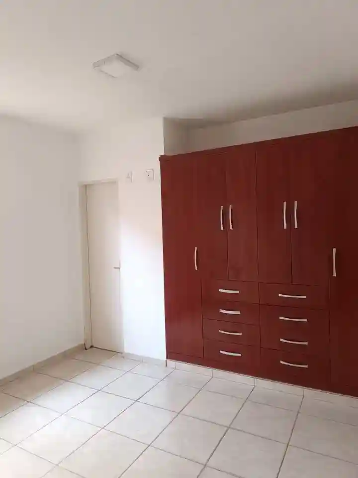 Casa de Condomínio com 3 quartos para aluguel, 182m² — foto 18 de 20