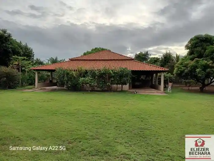 Fazenda / Sítio / Chácara com 2 quartos à venda, 1320m² — foto 1 de 30