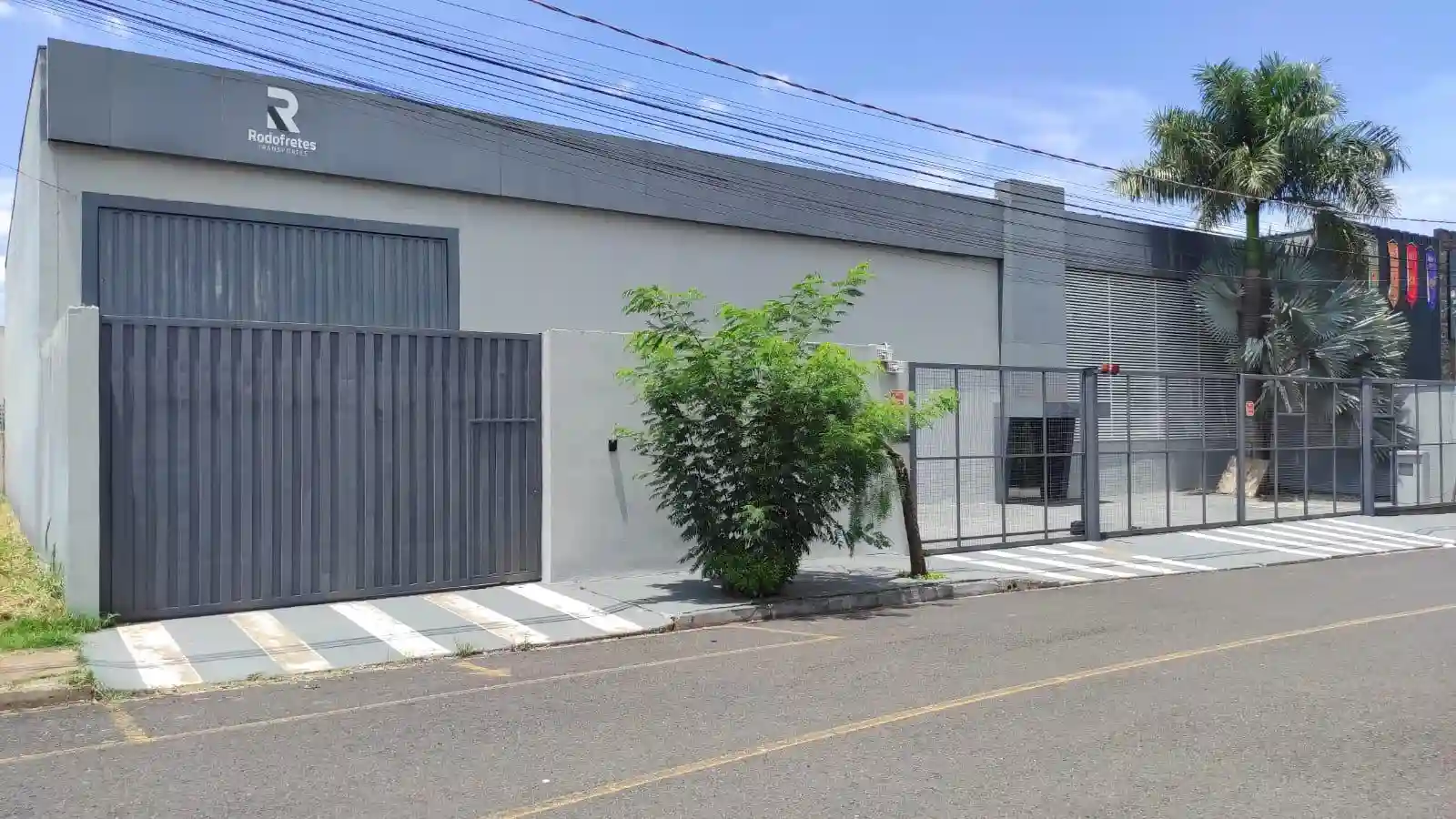 Loja / Salão / Ponto Comercial  à venda, 750m² — foto 1 de 43