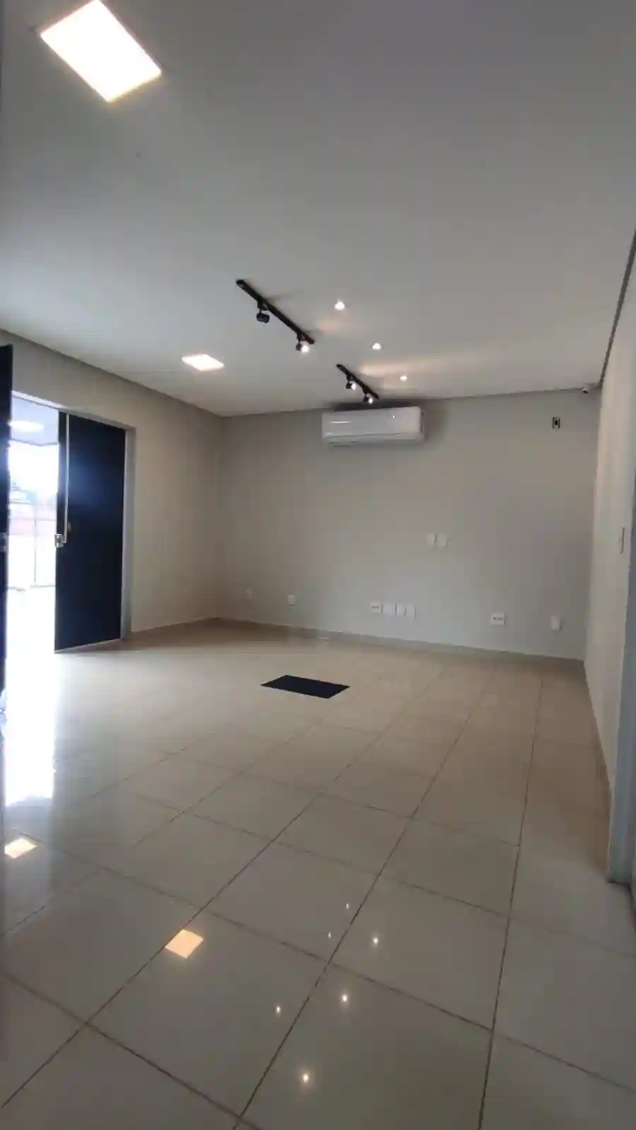 Loja / Salão / Ponto Comercial  à venda, 750m² — foto 10 de 43