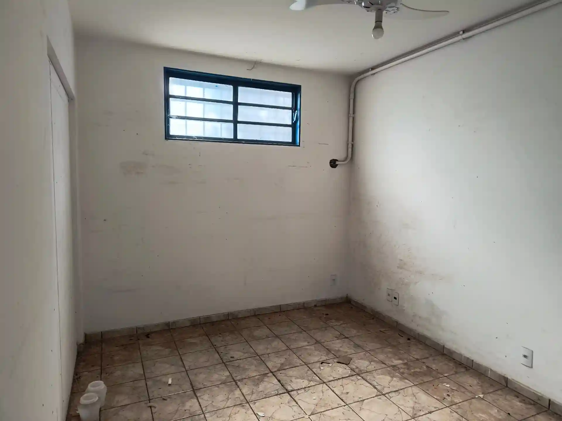 Galpão / Depósito / Armazém  à venda, 950m² — foto 4 de 13
