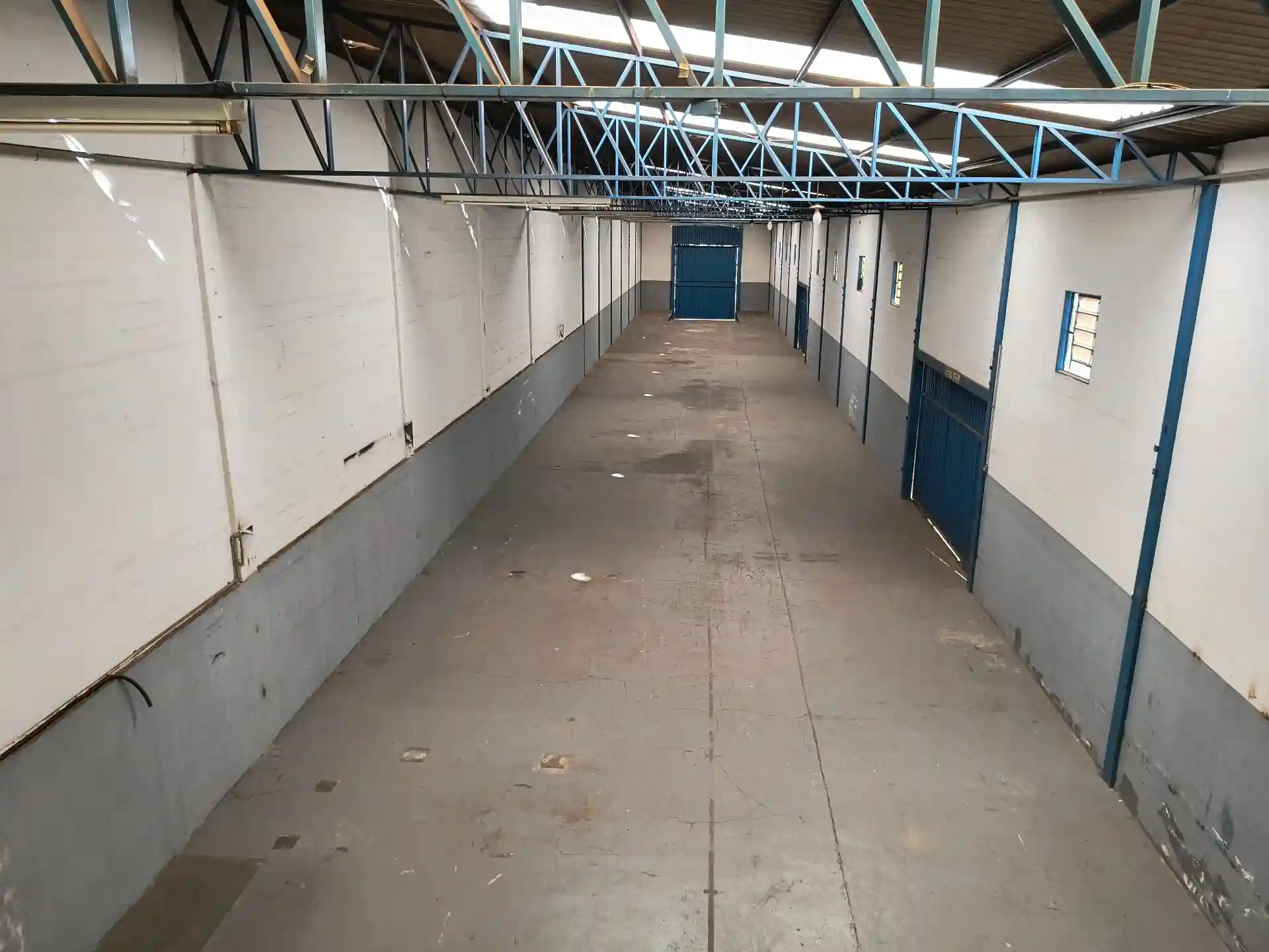 Galpão / Depósito / Armazém  à venda, 950m² — foto 8 de 13