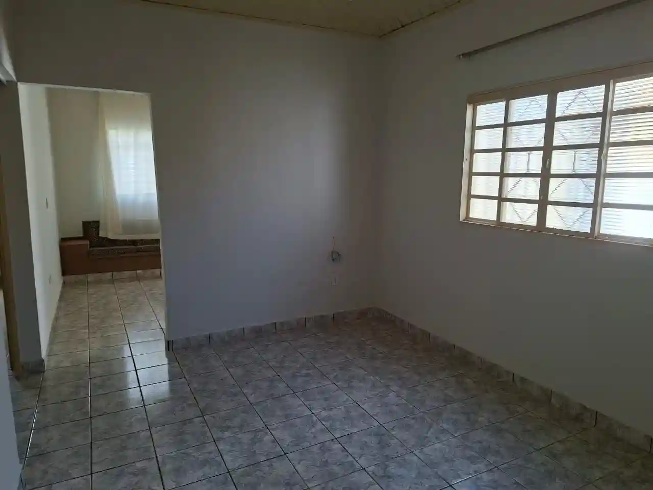 Casa com 2 quartos à venda, 253m² — foto 2 de 11
