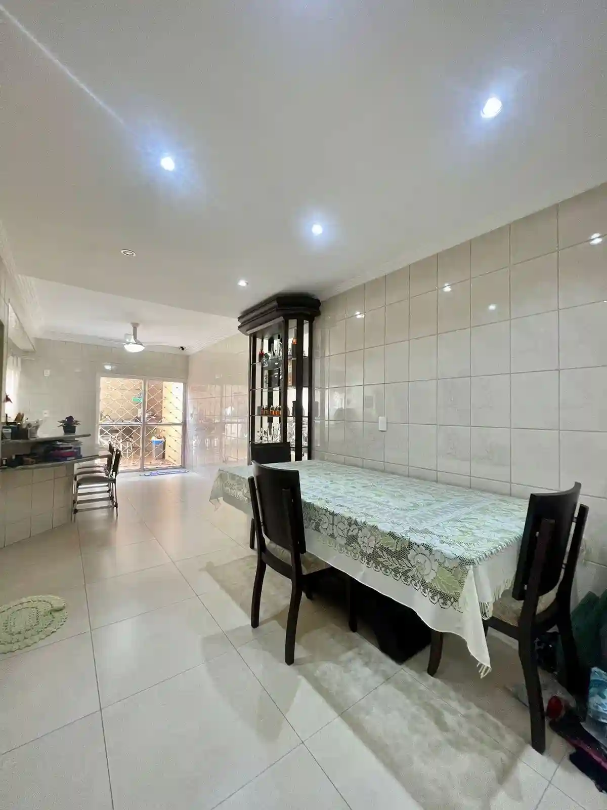 Casa com 3 quartos à venda, 190m² — foto 3 de 18