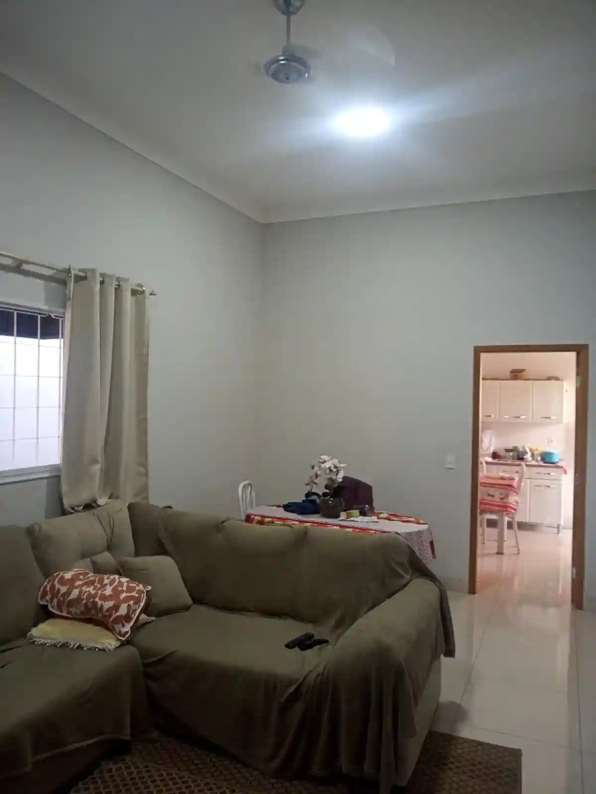 Casa com 3 quartos à venda, 200m² — foto 3 de 15