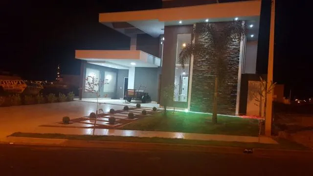 Casa de Condomínio à venda — foto 1 de 8