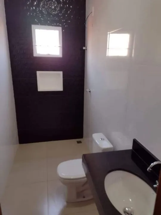 Casa à venda — foto 1 de 4