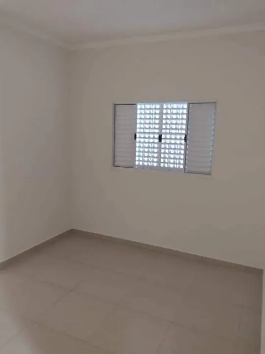 Casa à venda — foto 2 de 4