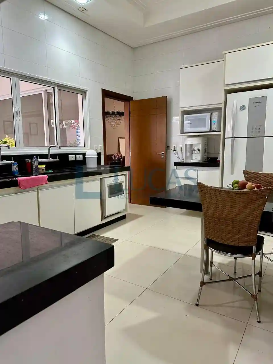 Casa de Condomínio com 3 quartos à venda, 352m² — foto 24 de 33
