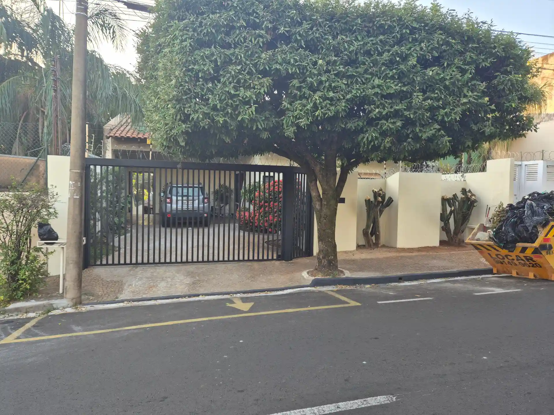 Casa com 3 quartos à venda, 224m² — foto 1 de 5