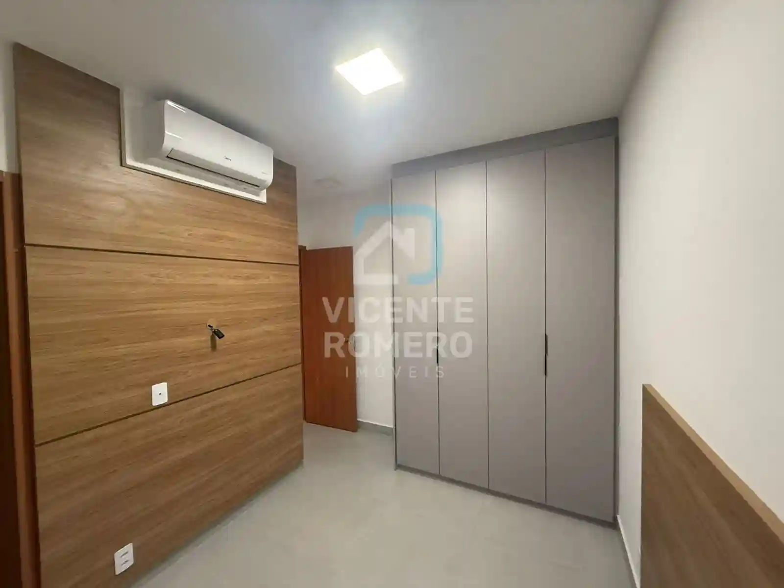 Apartamento com 2 quartos para aluguel, 70m² — foto 2 de 6