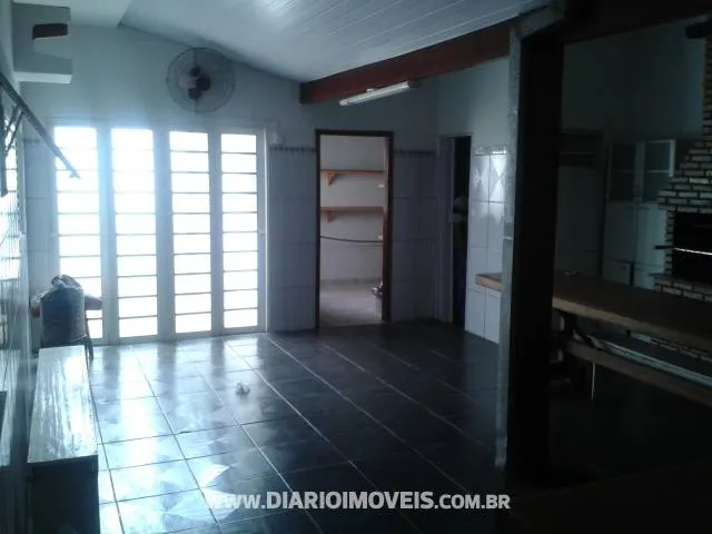 Casa à venda — foto 1 de 2