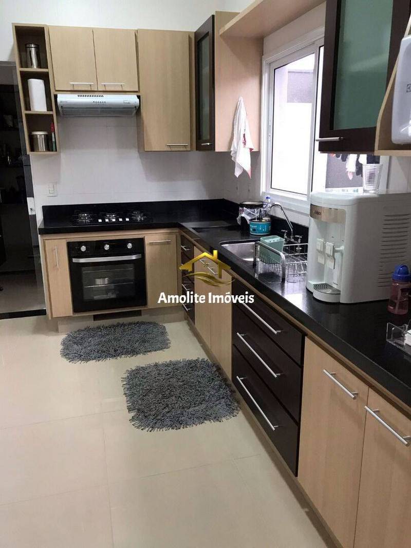 Casa de Condomínio com 3 quartos à venda, 260m² — foto 8 de 19
