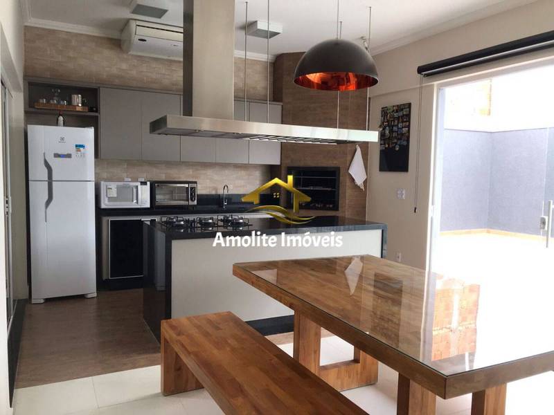 Casa de Condomínio com 3 quartos à venda, 260m² — foto 6 de 19