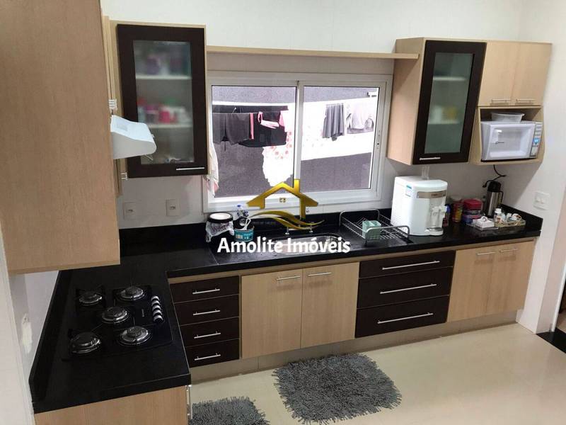 Casa de Condomínio com 3 quartos à venda, 260m² — foto 7 de 19