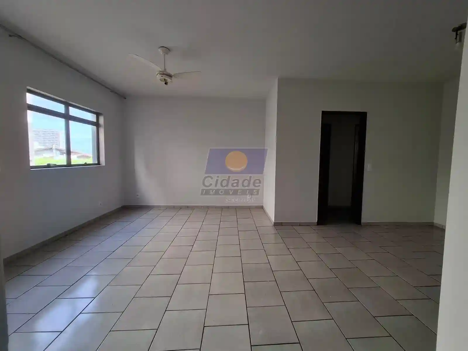 Apartamento com 3 quartos à venda, 100m² — foto 1 de 11