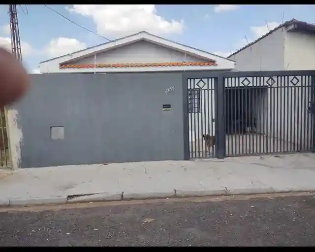 Casa à venda — foto 1 de 8