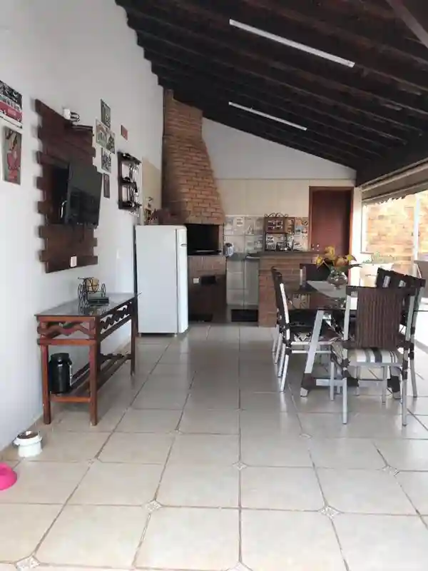 Casa com 3 quartos à venda, 200m² — foto 18 de 20