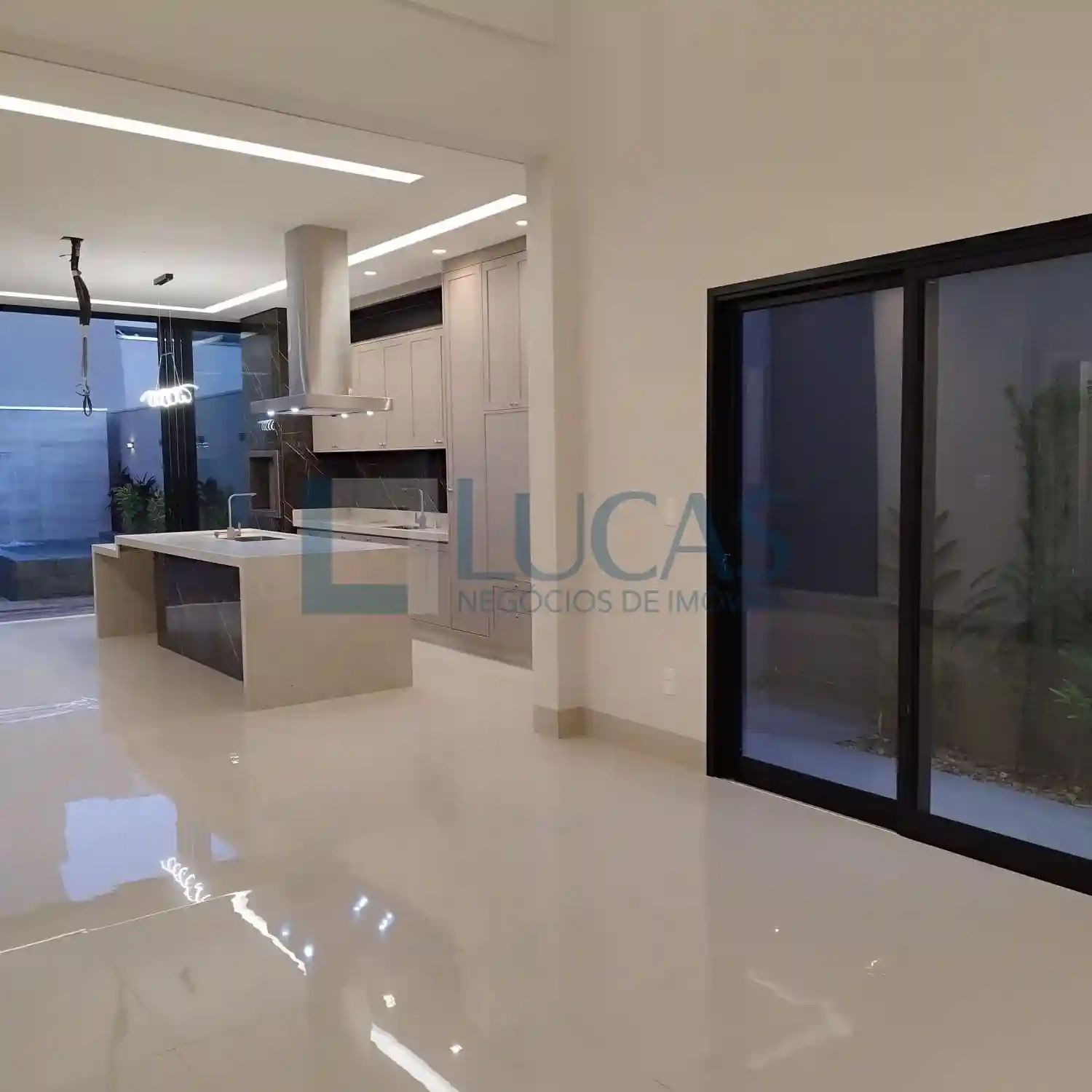 Casa de Condomínio com 3 quartos à venda, 212m² — foto 7 de 17