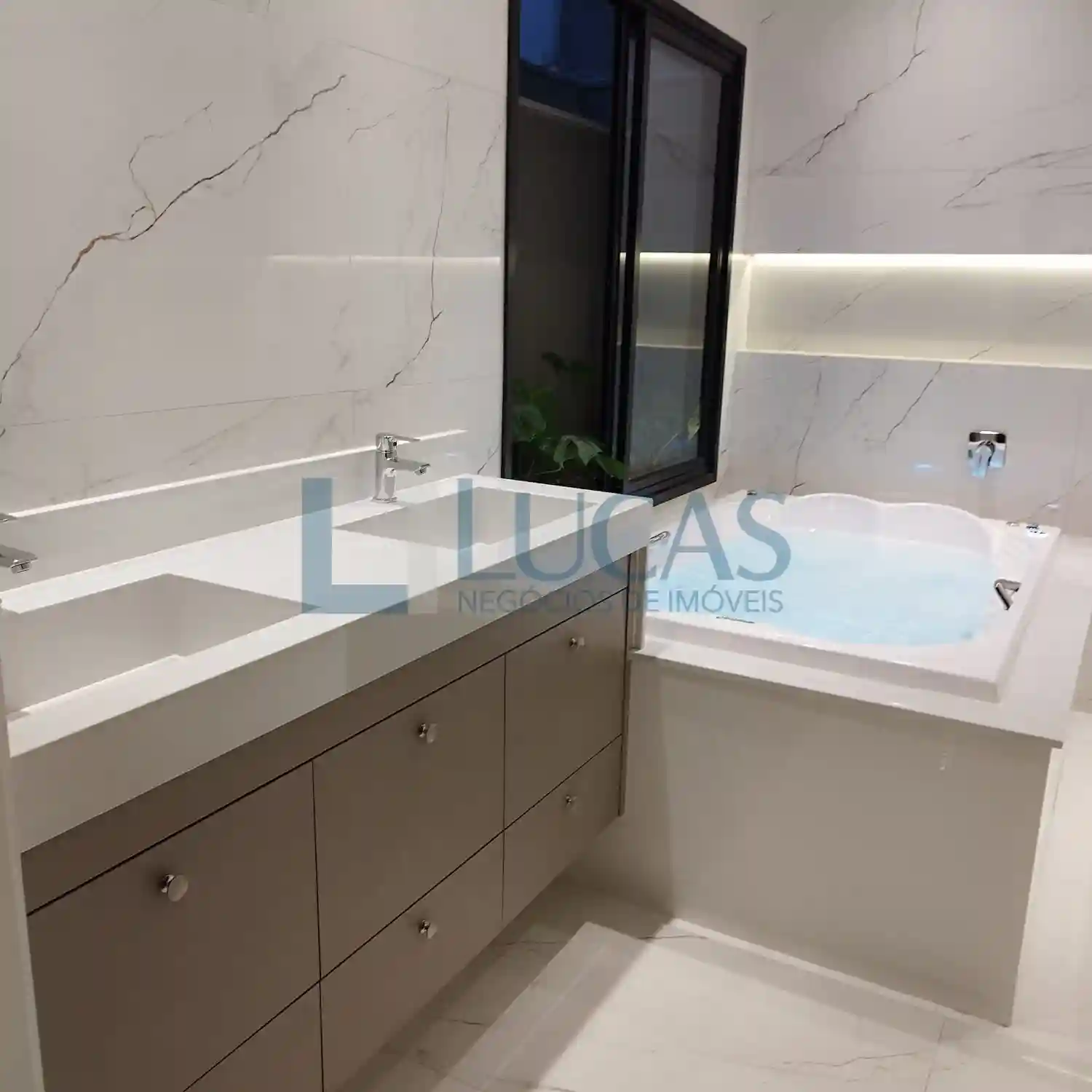 Casa de Condomínio com 3 quartos à venda, 212m² — foto 13 de 17