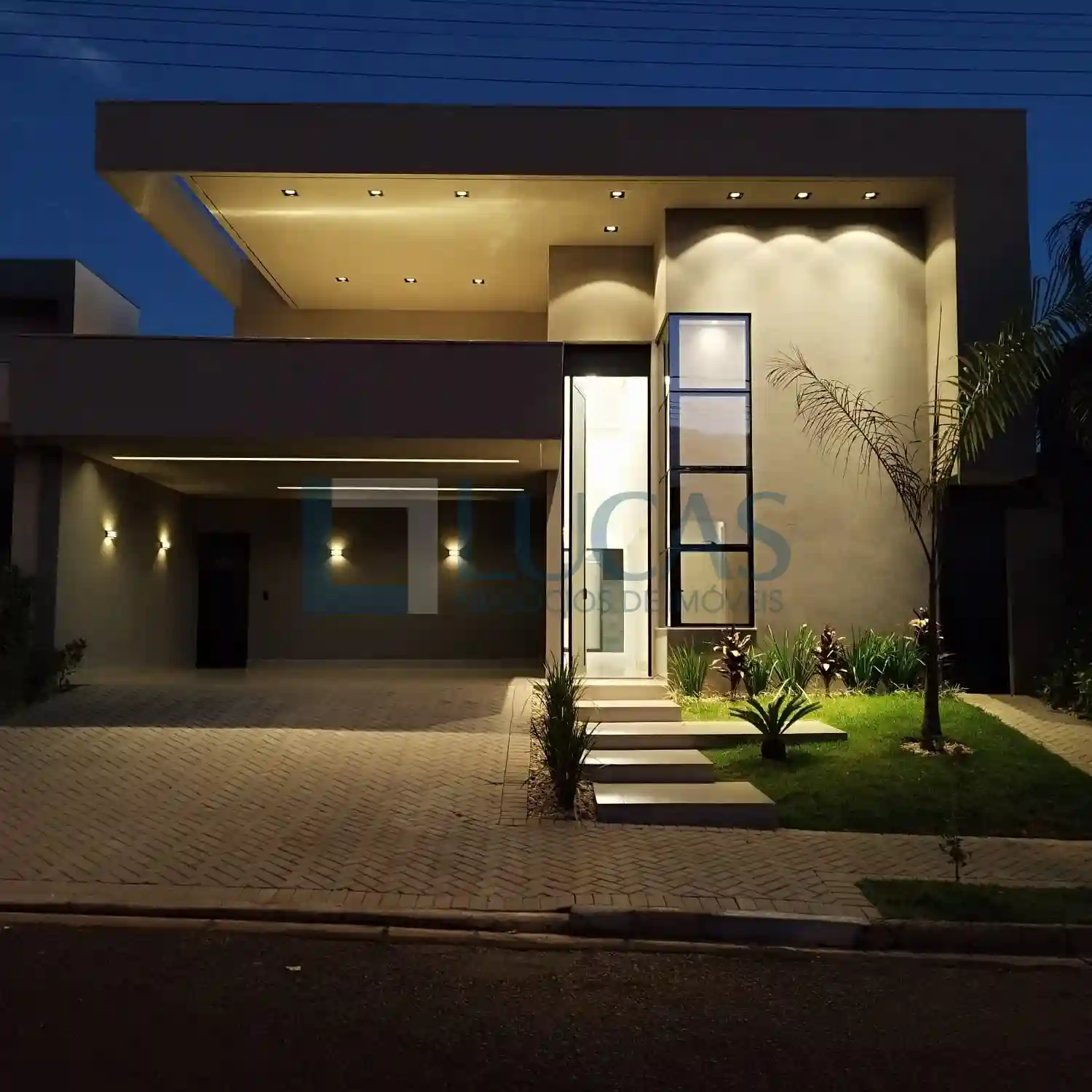 Casa de Condomínio com 3 quartos à venda, 212m² — foto 2 de 17