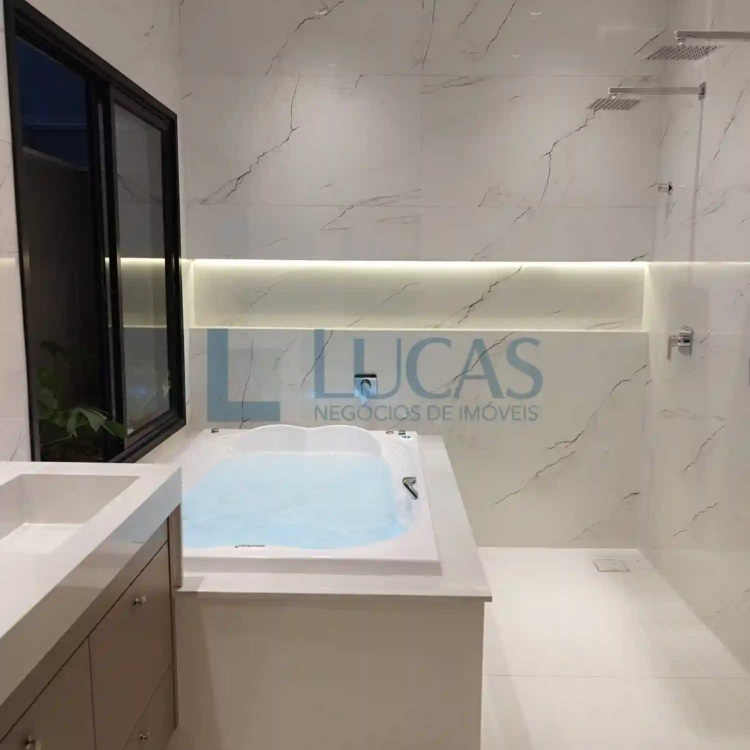 Casa de Condomínio com 3 quartos à venda, 212m² — foto 14 de 17