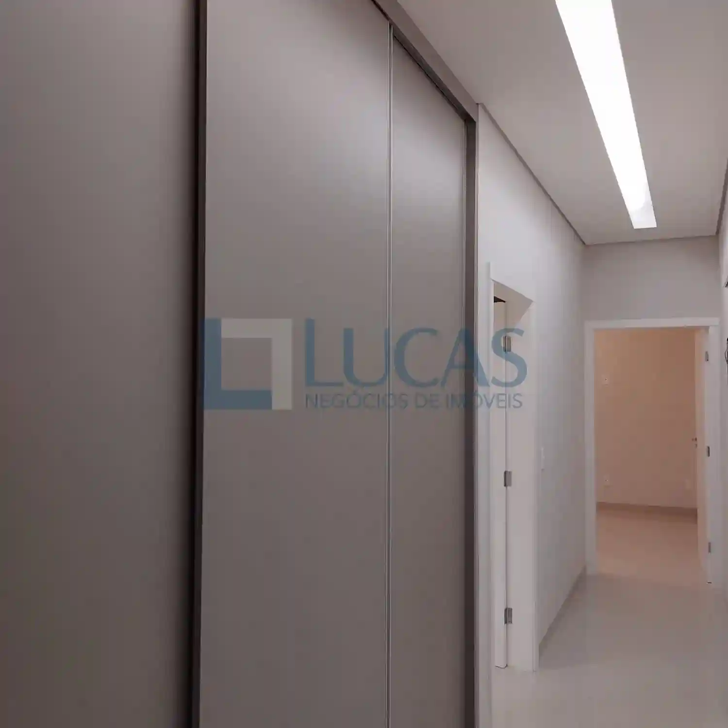 Casa de Condomínio com 3 quartos à venda, 212m² — foto 15 de 17