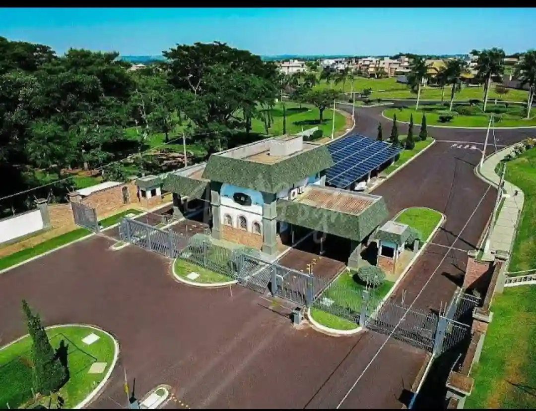 Terreno / Lote / Condomínio  à venda, 360m² — foto 1 de 9