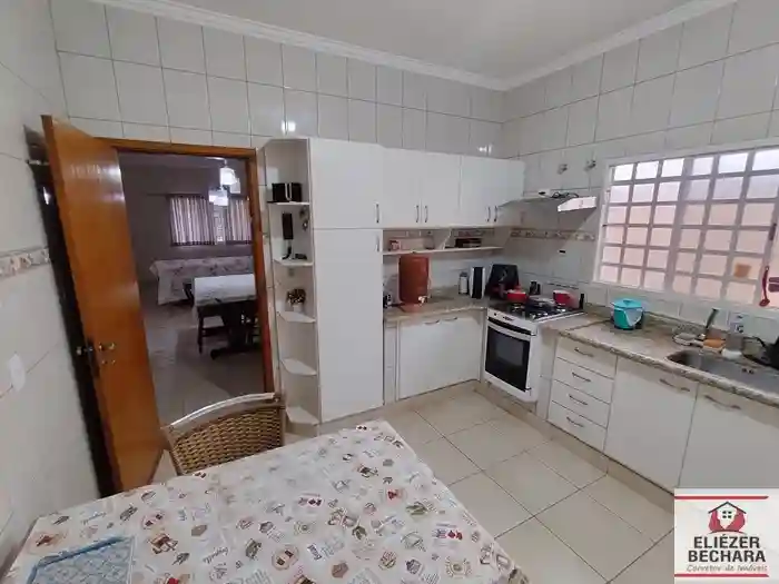 Casa com 3 quartos à venda, 212m² — foto 24 de 51
