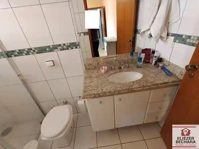 Casa com 3 quartos à venda, 212m² — foto 17 de 51