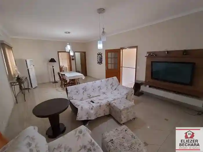 Casa com 3 quartos à venda, 212m² — foto 1 de 51