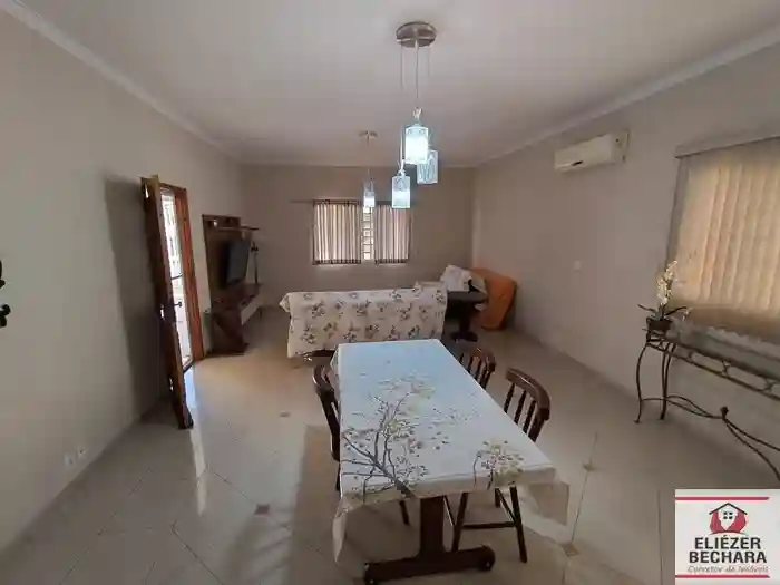 Casa com 3 quartos à venda, 212m² — foto 20 de 51