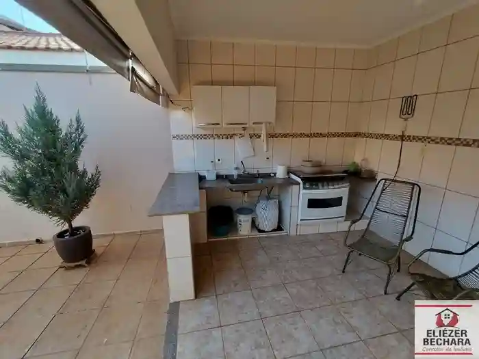 Casa com 3 quartos à venda, 212m² — foto 29 de 51