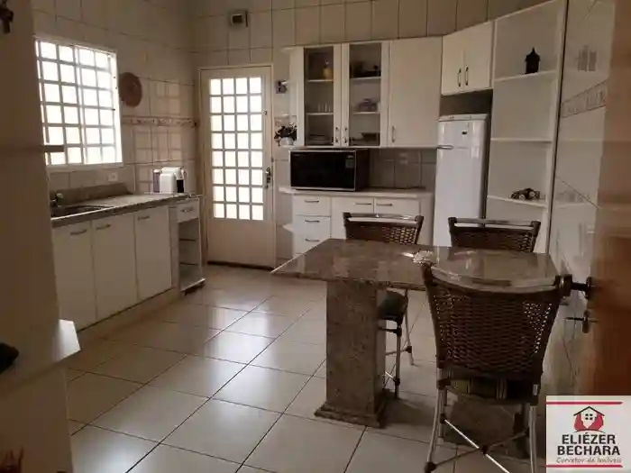 Casa com 3 quartos à venda, 212m² — foto 47 de 51
