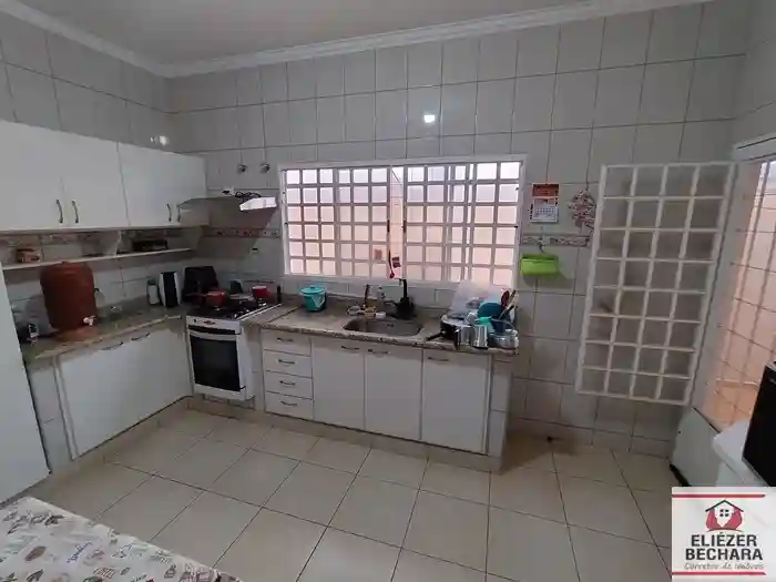Casa com 3 quartos à venda, 212m² — foto 25 de 51
