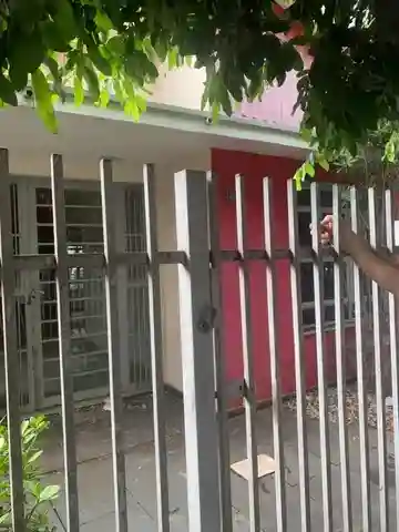 Casa Comercial com 3 quartos à venda, 220m² — foto 1 de 7