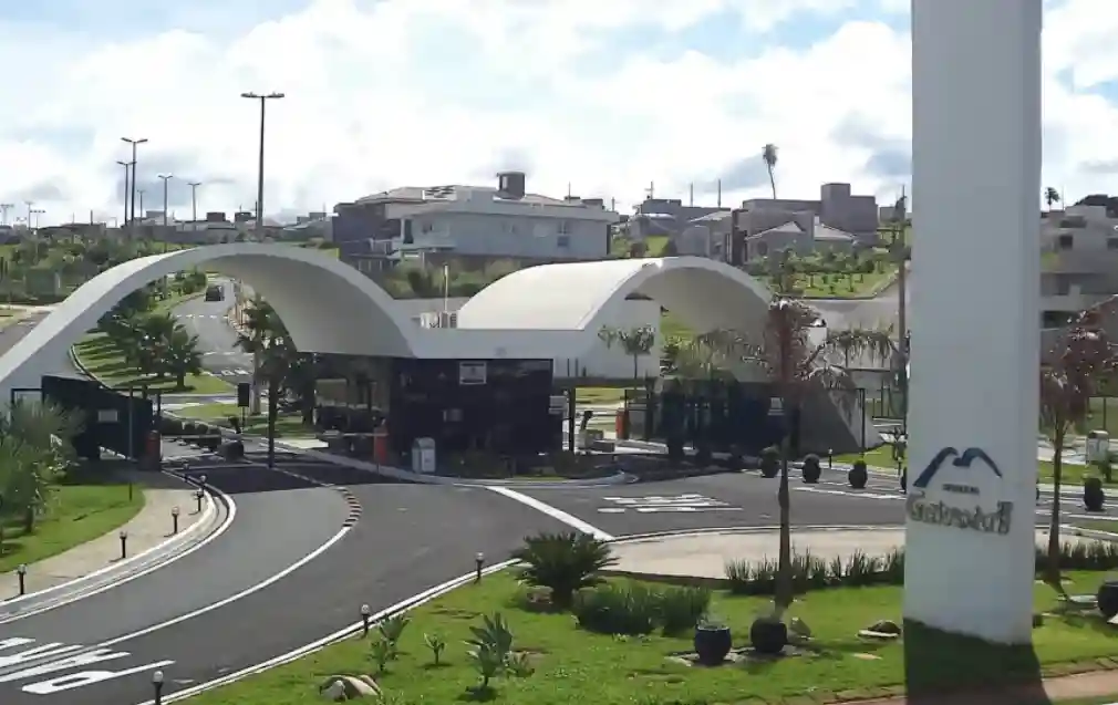 Terreno / Lote / Condomínio  à venda, 400m² — foto 1 de 9