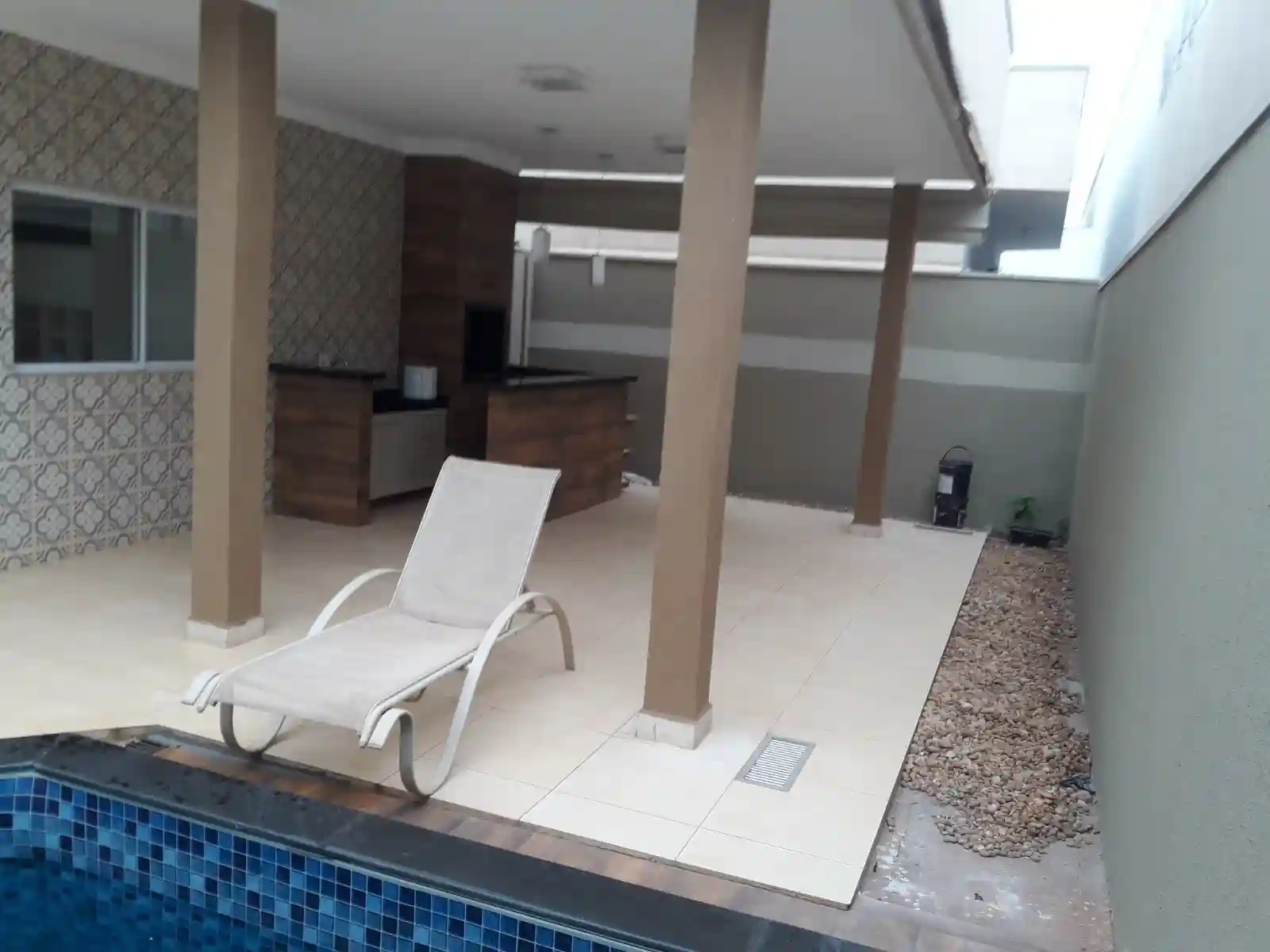 Casa de Condomínio com 3 quartos para aluguel, 180m² — foto 4 de 10
