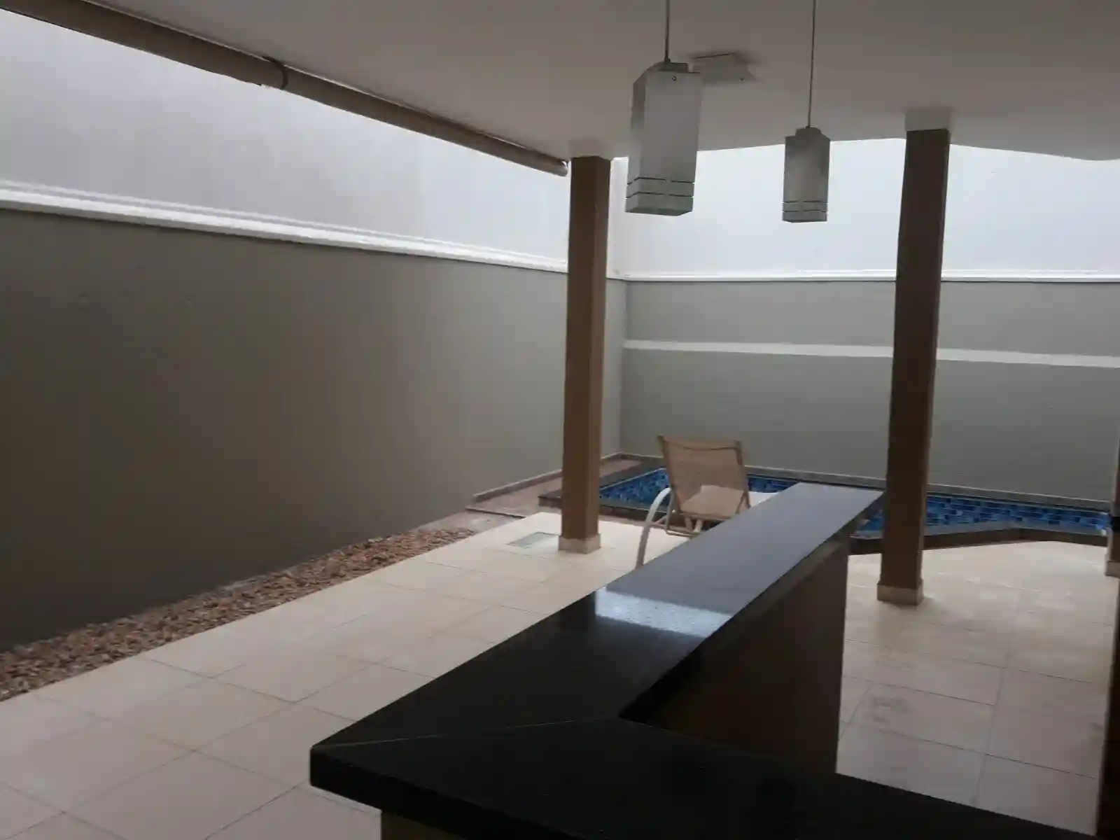 Casa de Condomínio com 3 quartos para aluguel, 180m² — foto 2 de 10