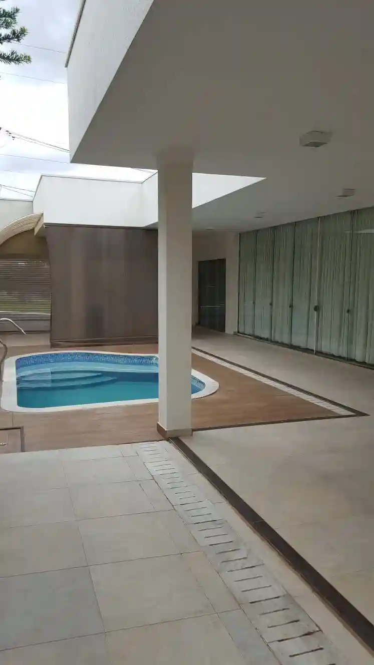 Casa de Condomínio com 4 quartos à venda, 491m² — foto 1 de 31