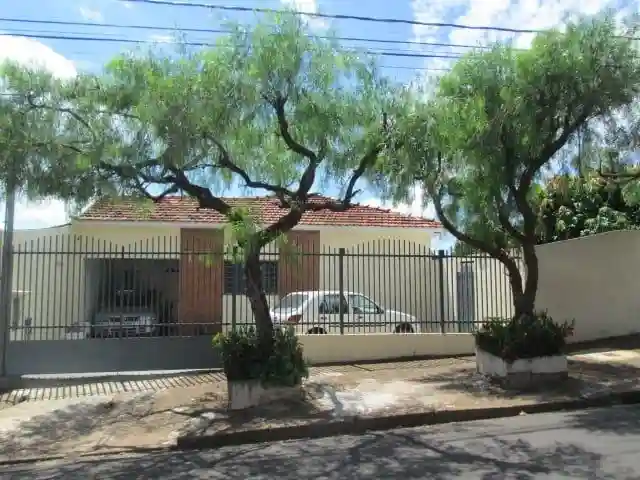 Casa com 4 quartos à venda, 247m² — foto 1 de 16