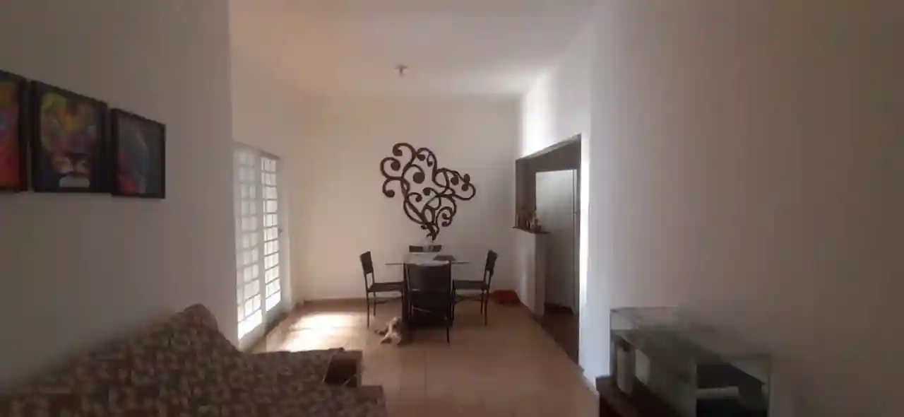 Casa com 4 quartos à venda, 247m² — foto 3 de 16
