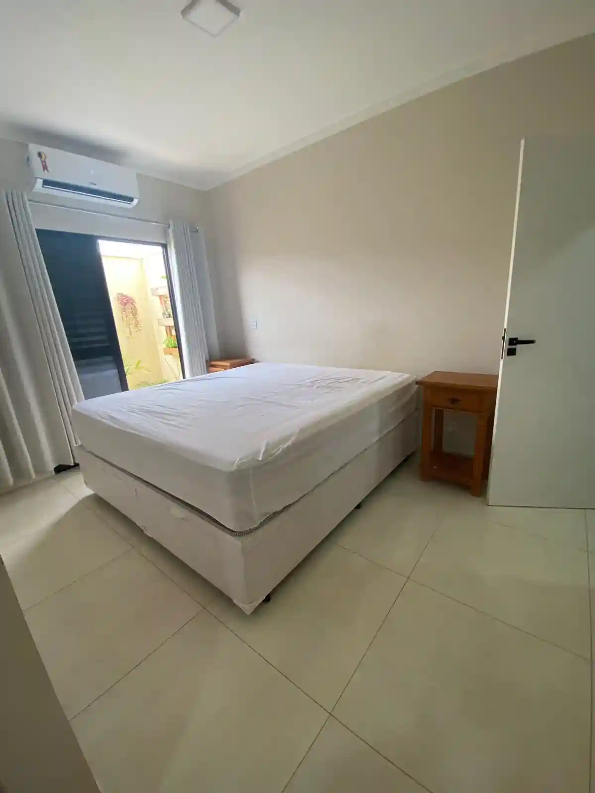 Casa com 2 quartos à venda, 80m² — foto 2 de 3